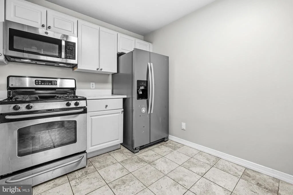 Photo of Unit 301 at 21843 BALDWIN SQUARE