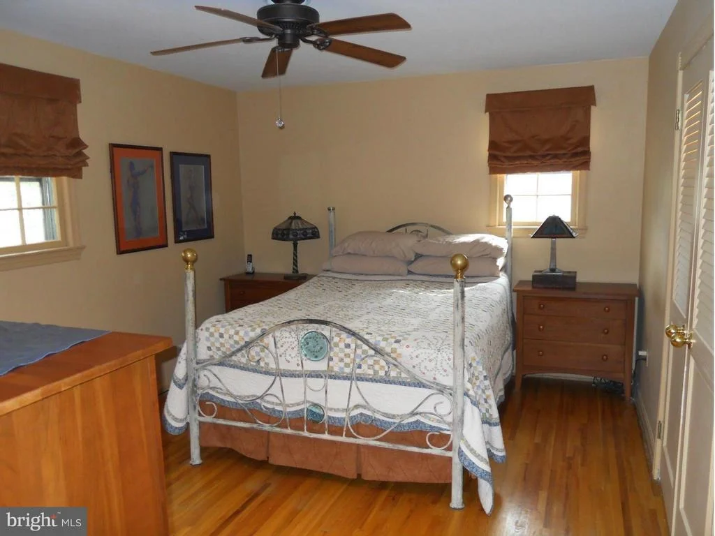 Photo of 1805 QUEENSGUARD ROAD