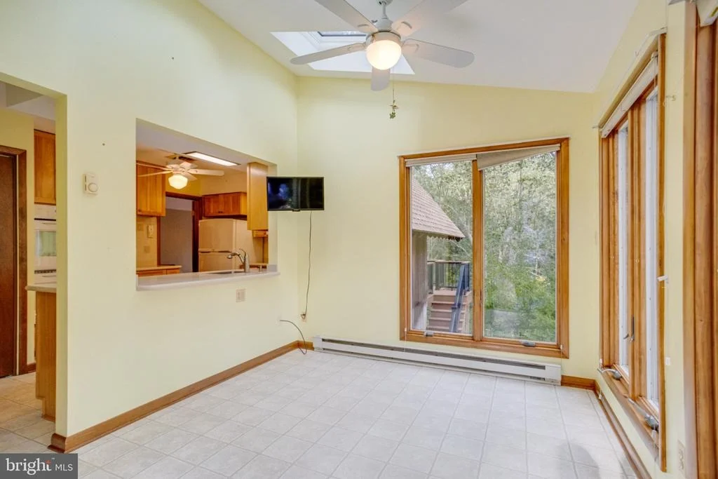 Photo of 2010 FALLSGROVE WAY