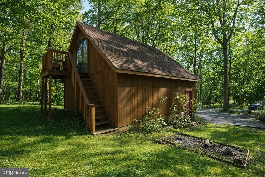 Photo of 61 FREDERICK CIRCLE