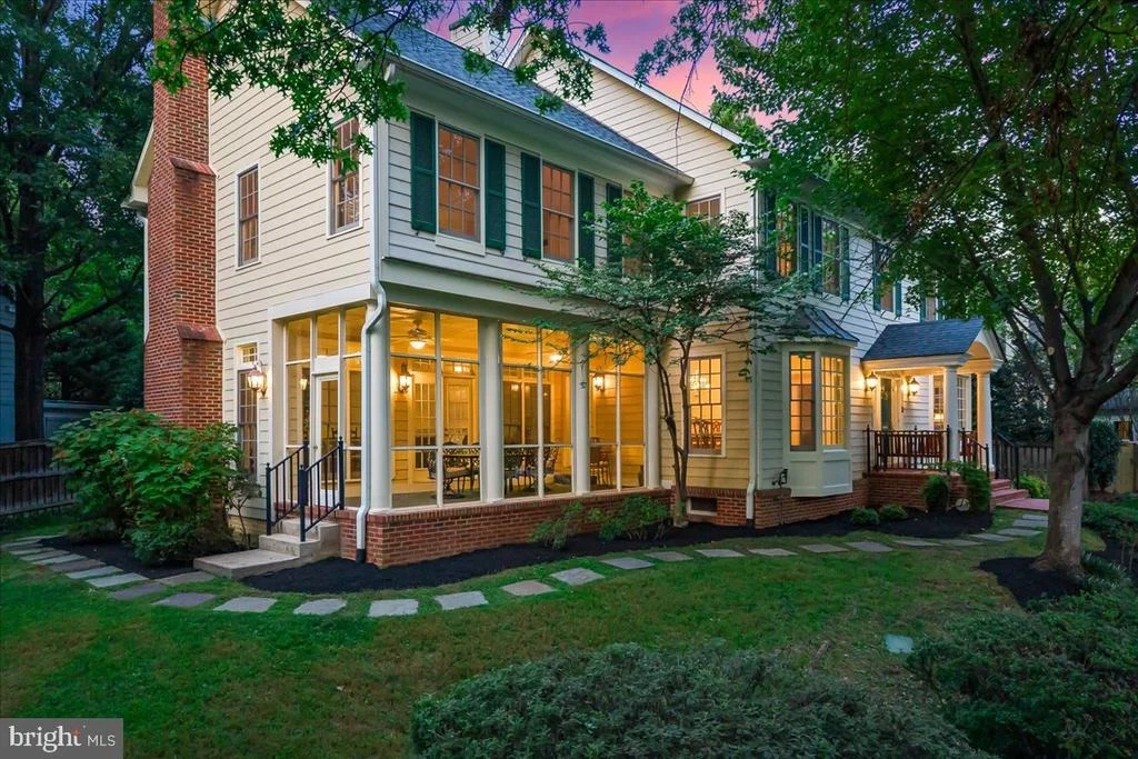 Photo of 6807 MEADOW LANE