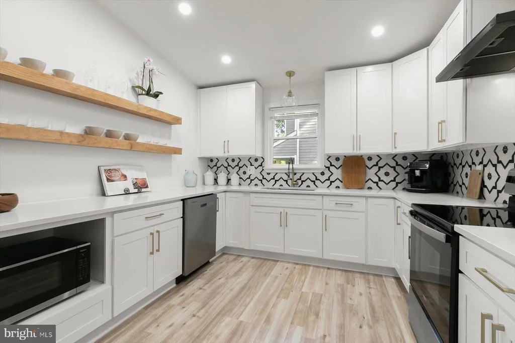 Photo of 579 WEST DRIVE