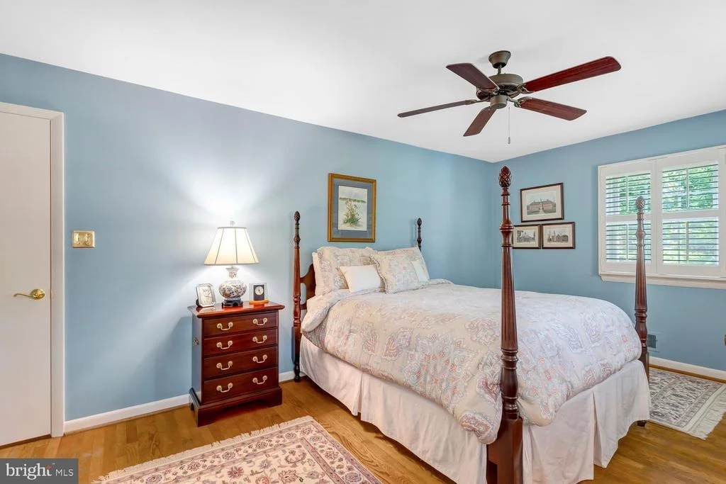 Photo of 4401 DOLPHIN LANE