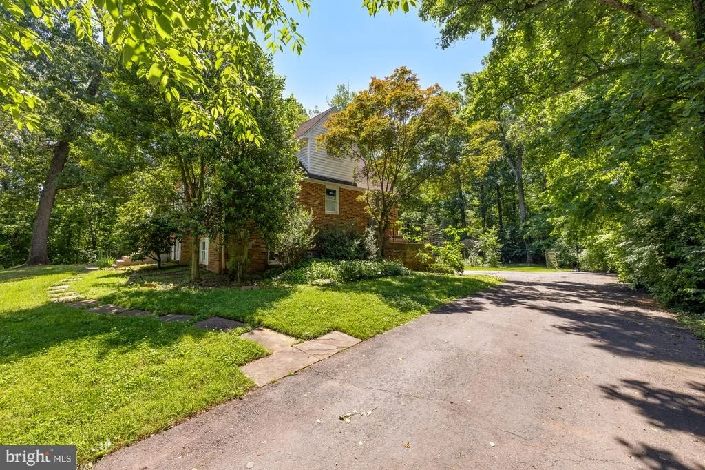 Photo of 45383 PERSIMMON LANE