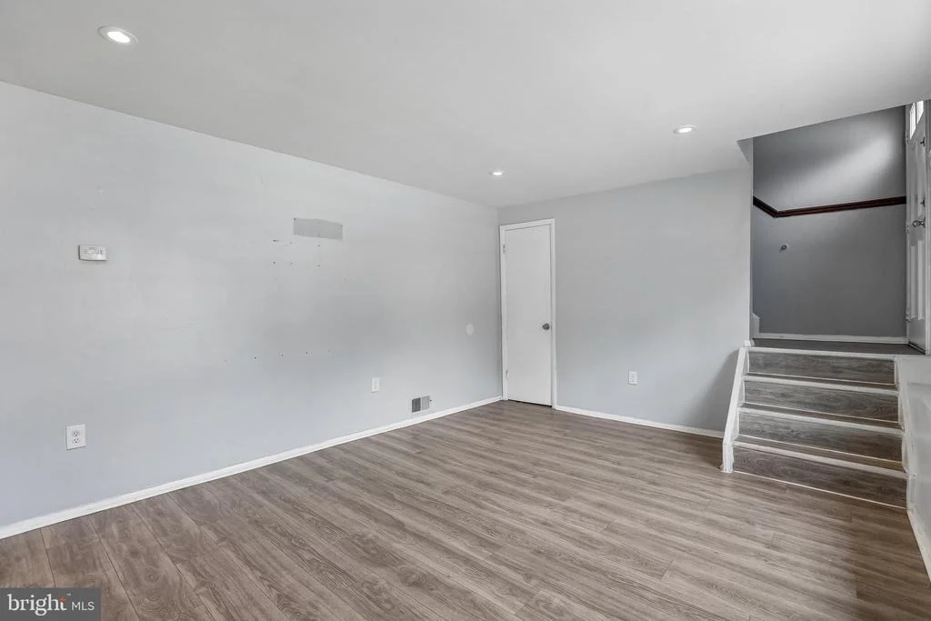 Photo of 720 CHAPELGATE DRIVE
