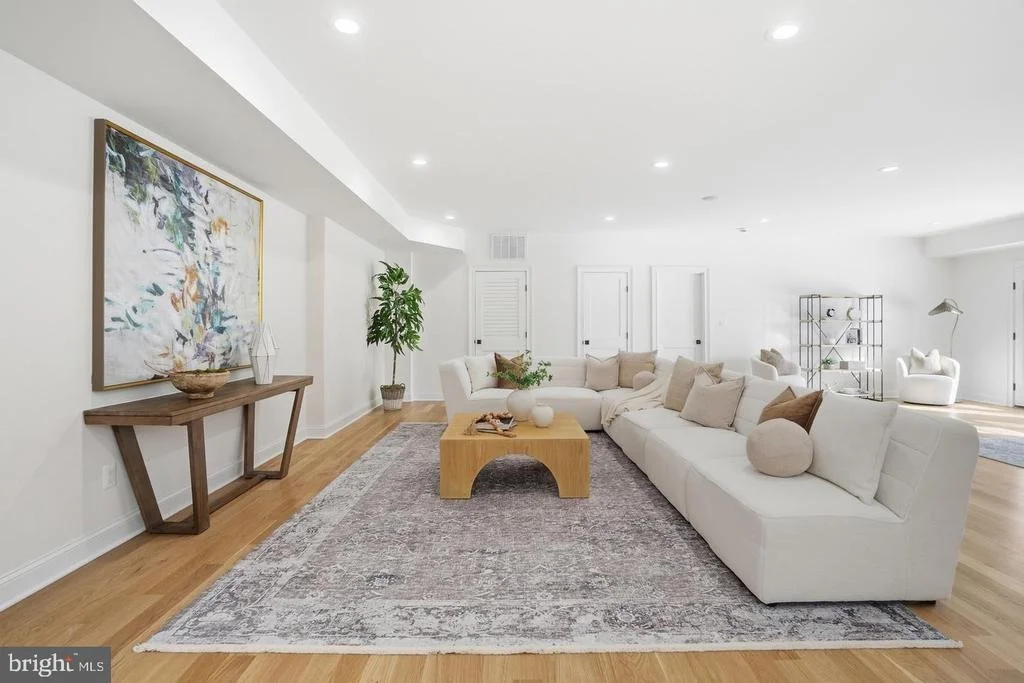 Photo of 6512 WILLIAMSBURG BOULEVARD