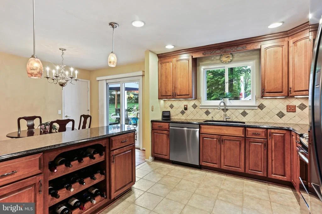 Photo of 10000 MADRONAWOOD DRIVE