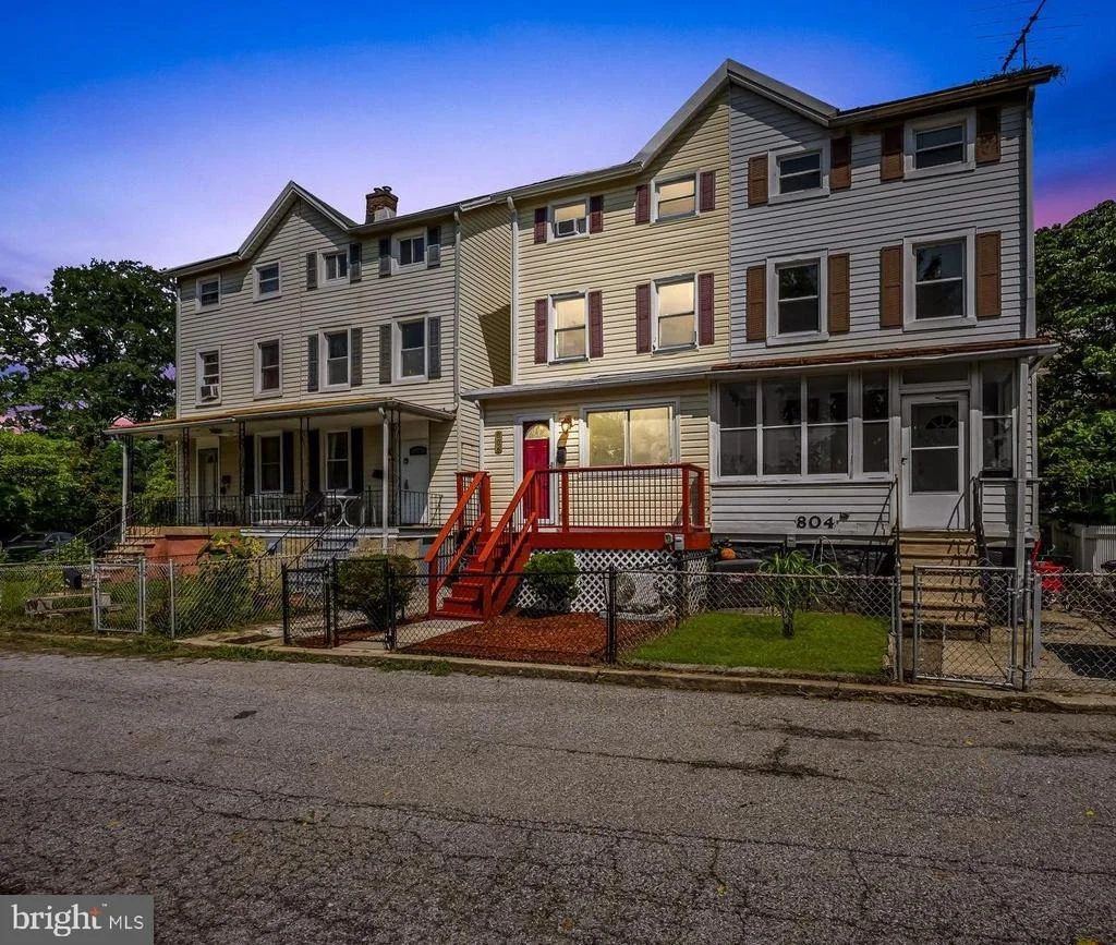 Photo of 806 DARBY STREET