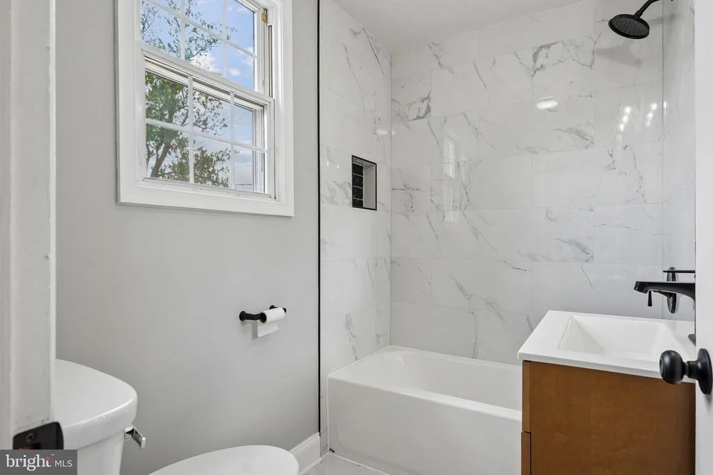 Photo of 527 FOREST VIEW ROAD