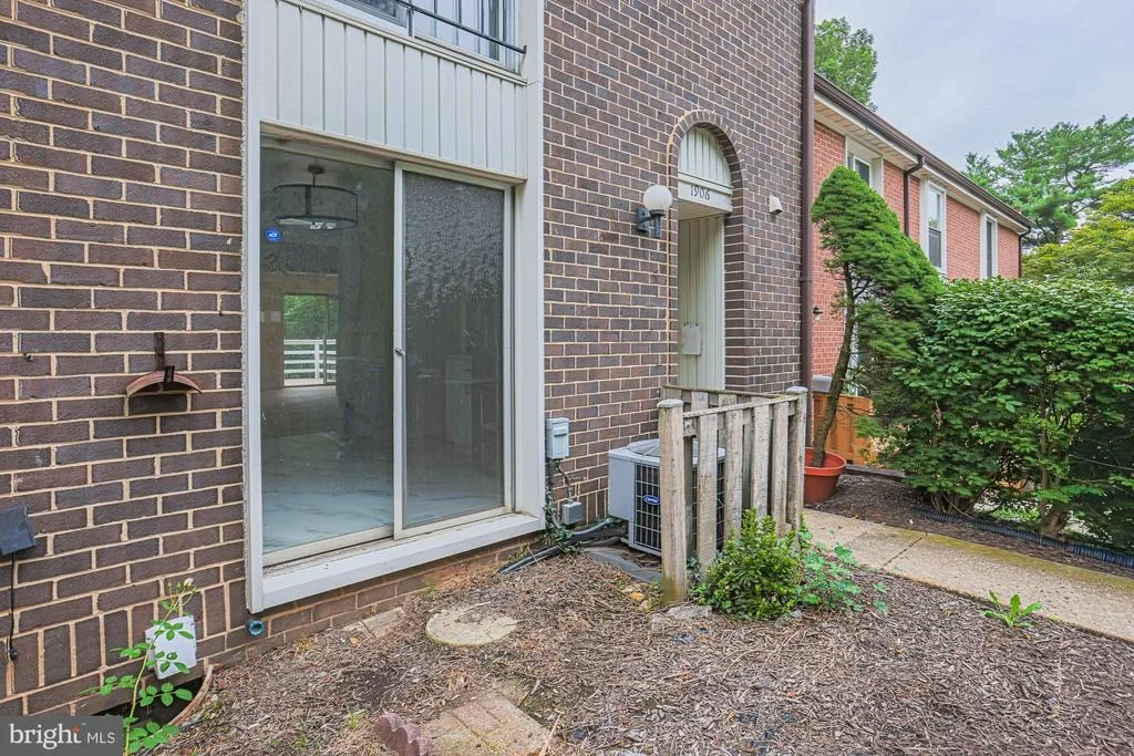 Photo of 1906 GREENHAVEN DRIVE
