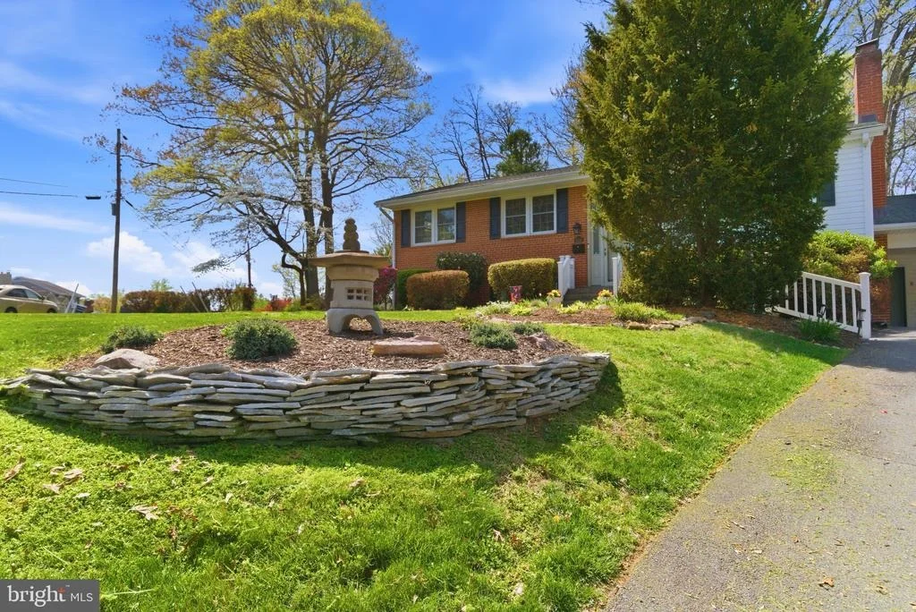 Photo of 6535 OLD CHESTERBROOK ROAD