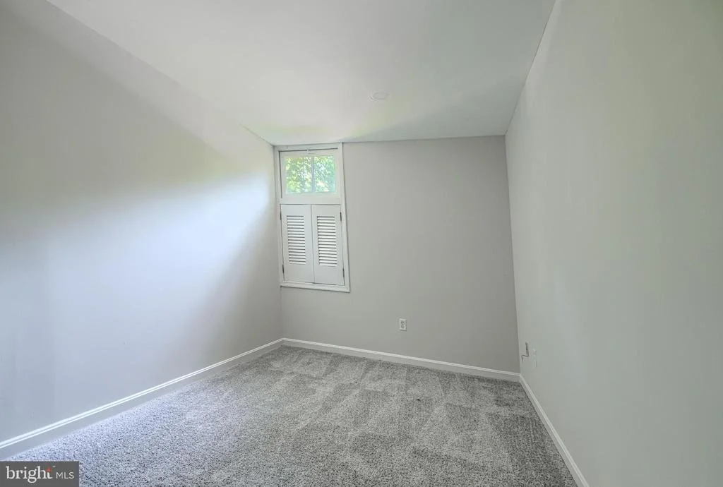 Photo of 1002 MIDVALE AVENUE