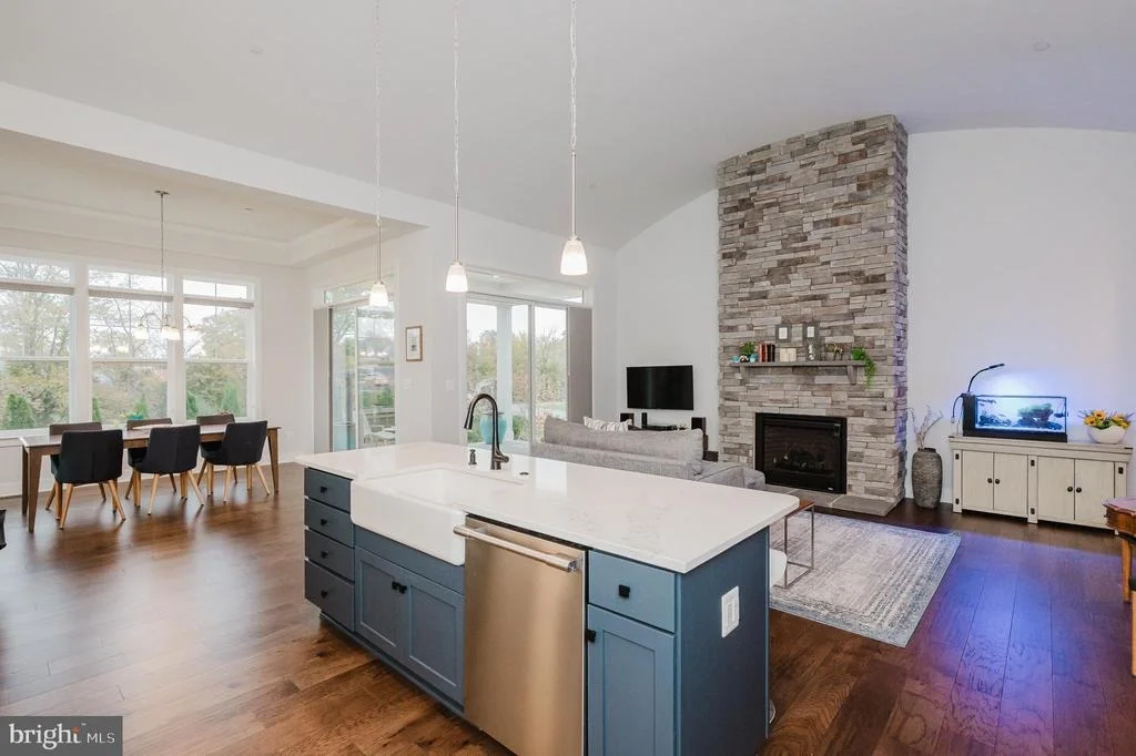 Photo of 2525 EASY STREET