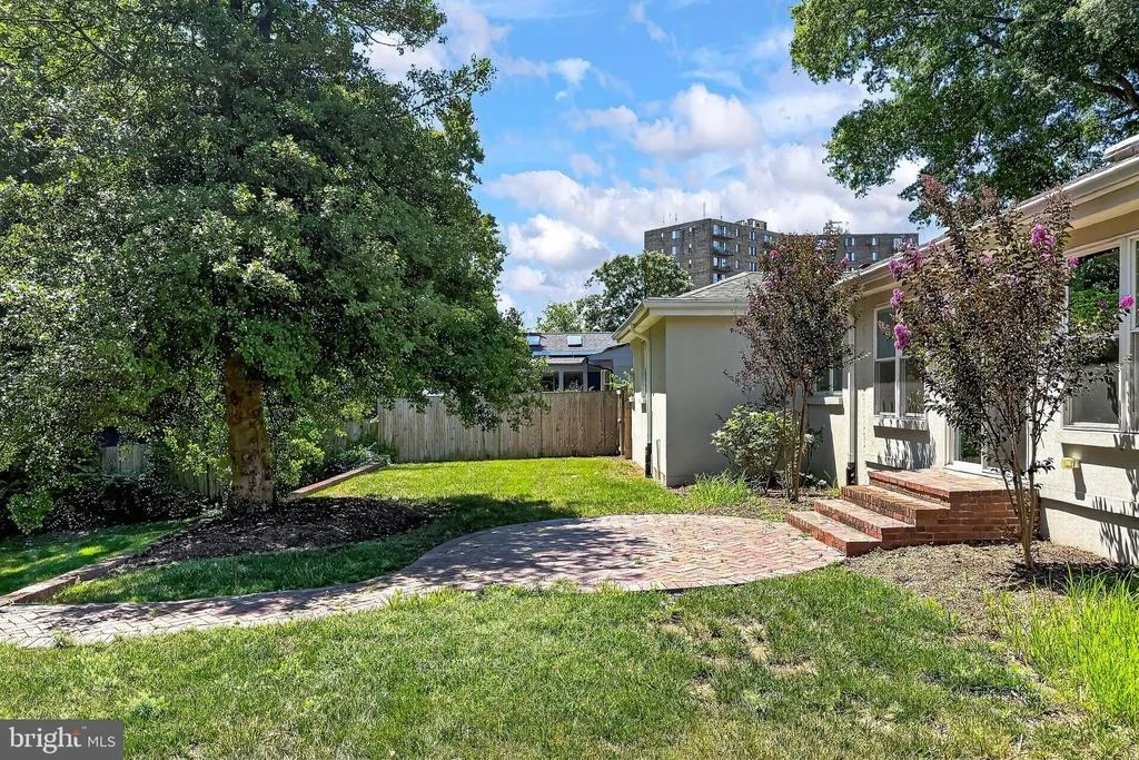 Photo of 201 LONGVIEW DRIVE