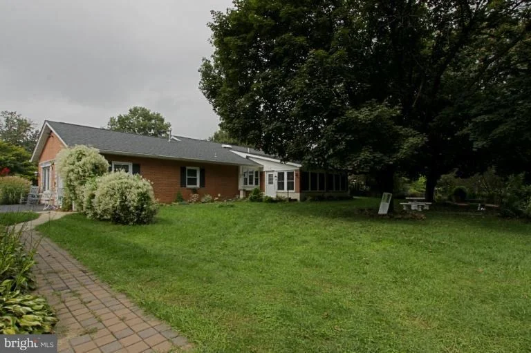 Photo of 8001 RUNNYMEADE DRIVE