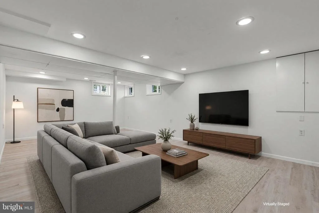 Photo of 8064 RED JACKET WAY