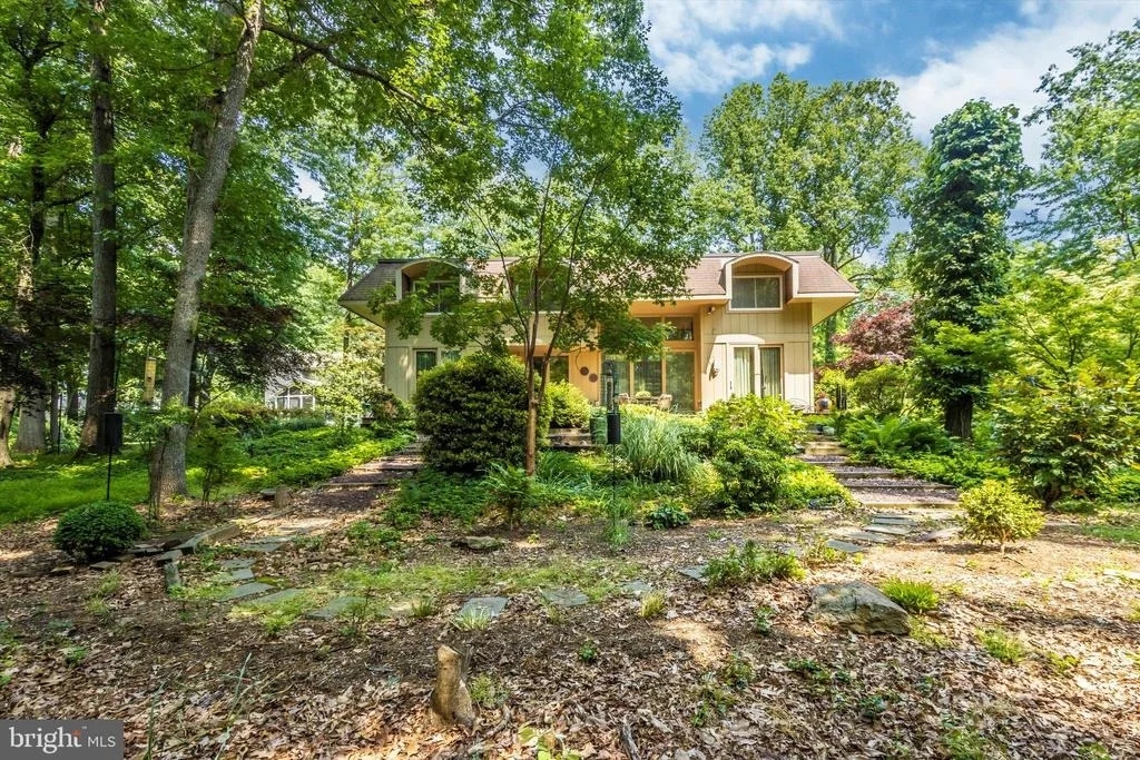 Photo of 13800 CREST HILL LANE