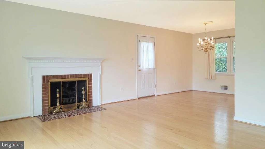 Photo of 3926 HOWARD STREET
