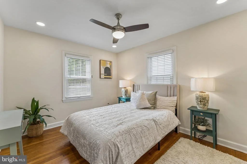 Photo of 812 FOREST GLEN ROAD