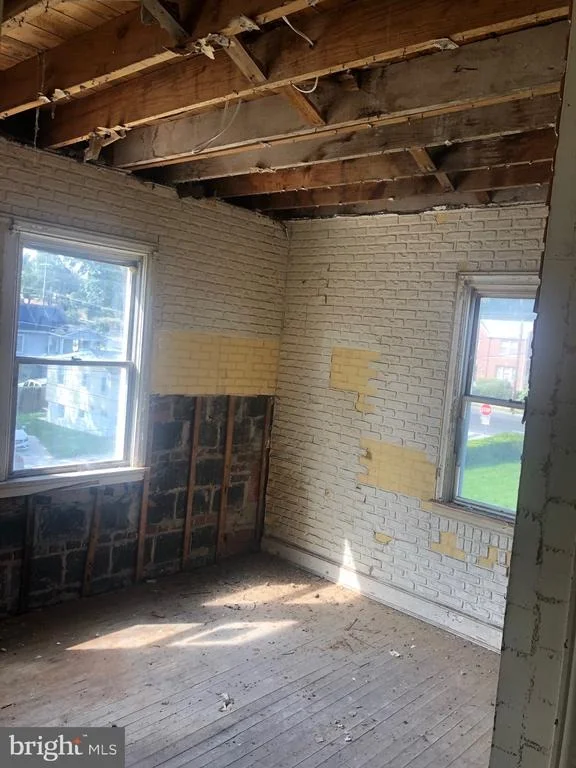 Photo of 4104 TORQUE STREET