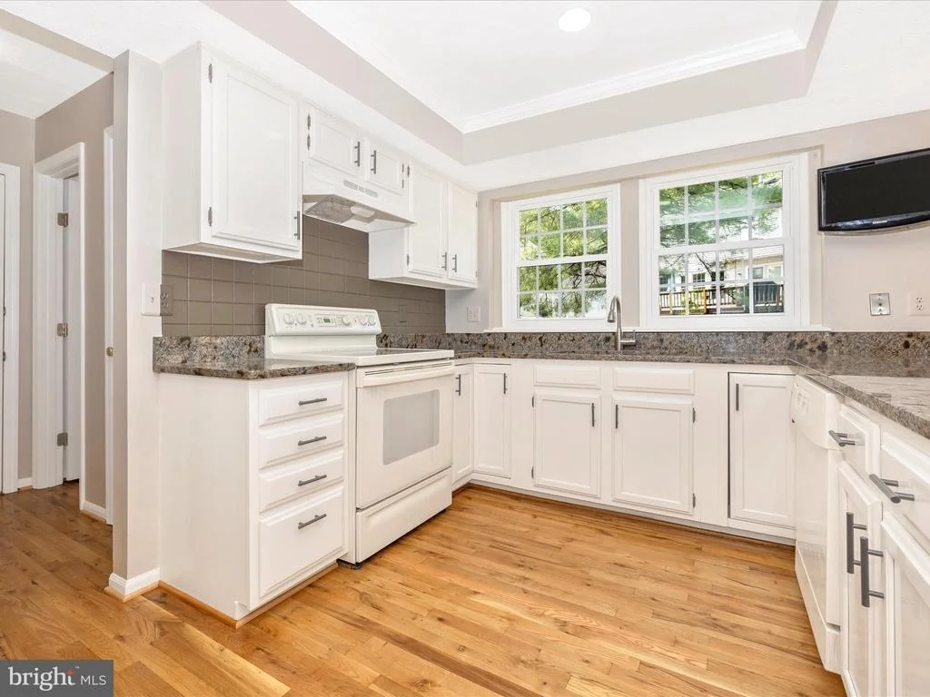 Photo of 112 BOOKHAM LANE