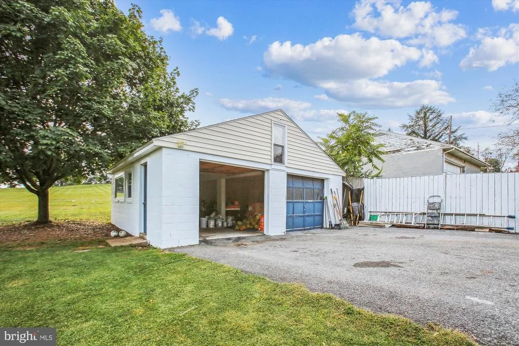 Photo of 904 OAK STREET