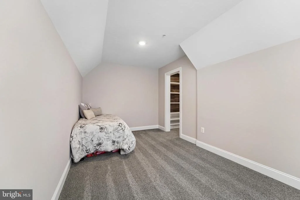 Photo of 1250 HEAPS ROAD