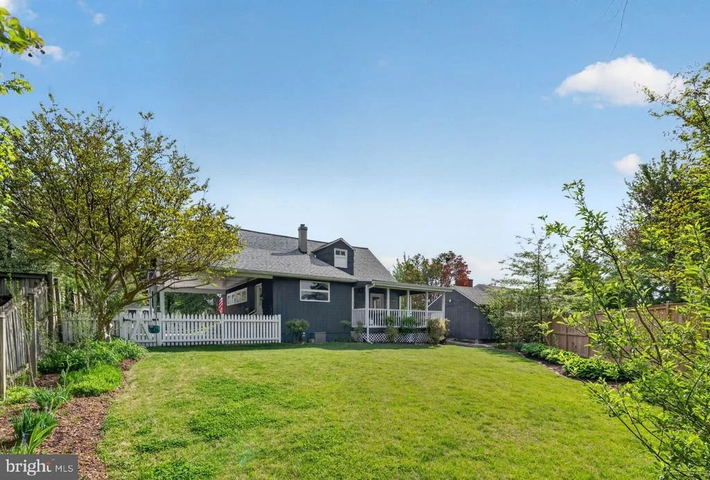Photo of 7018 QUANDER ROAD