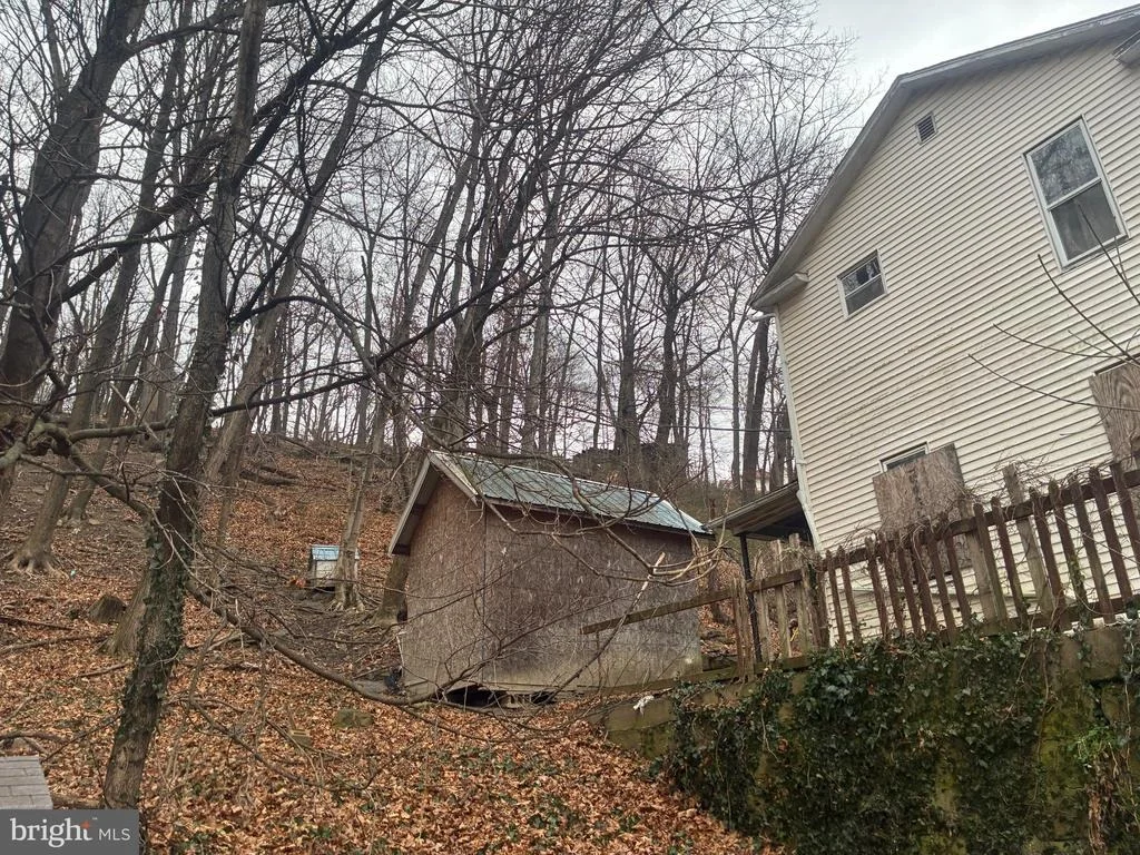 Photo of 107 OAKVIEW DRIVE