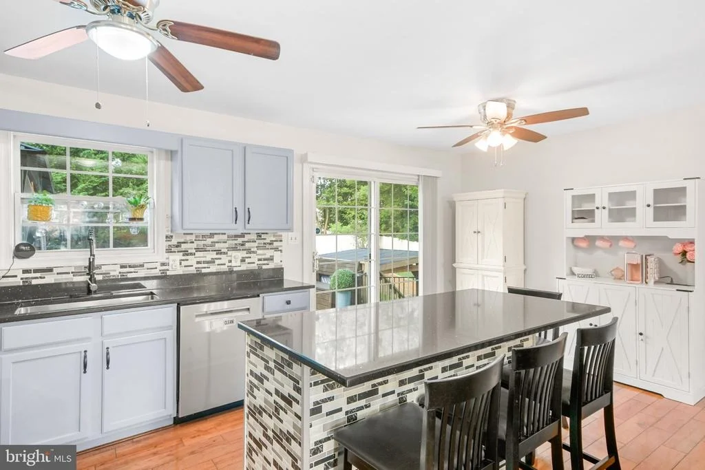 Photo of 16902 READING DRIVE