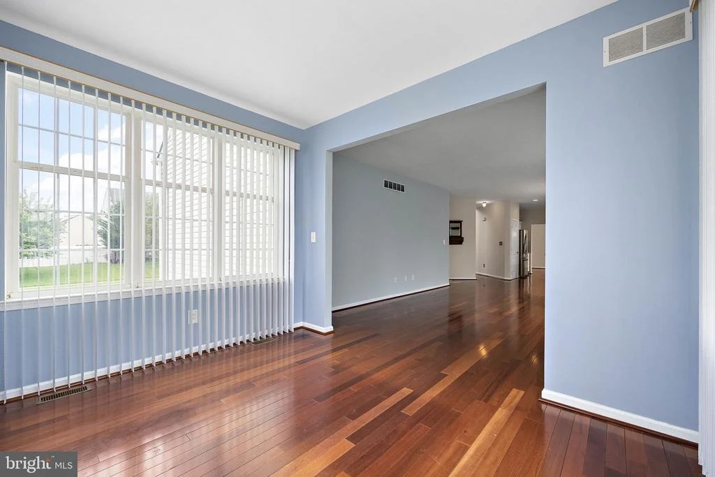 Photo of 704 SHIPTON ROAD