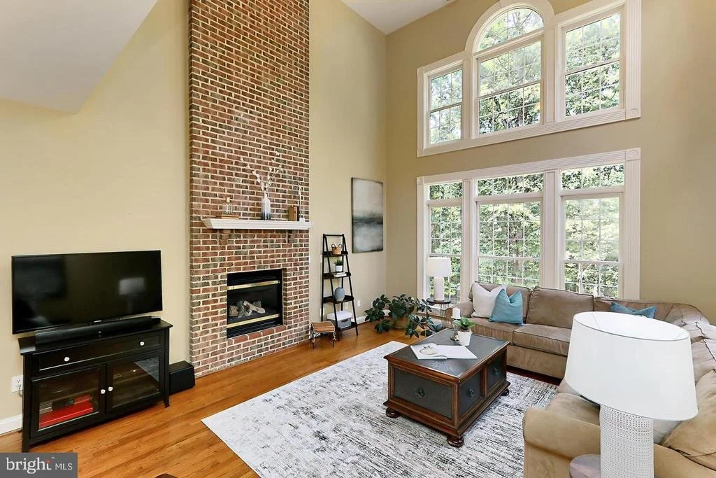Photo of 5749 YEWING WAY