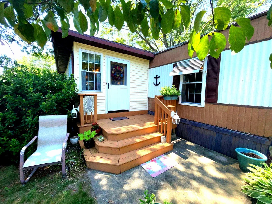 Photo of 33476 DAISY STREET