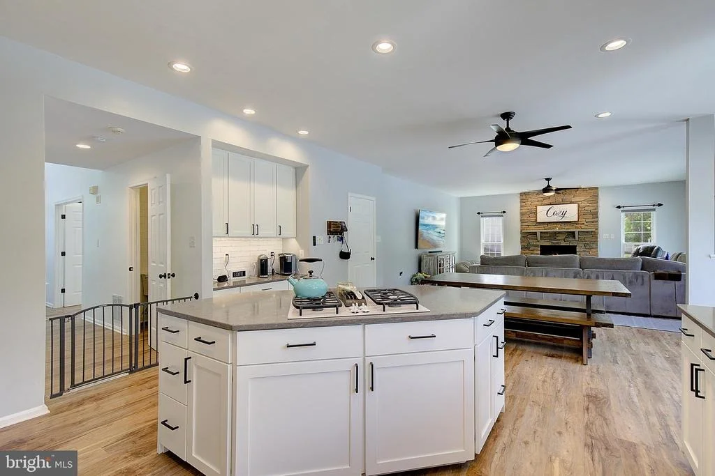 Photo of 2424 VALLEY BROOK LANE