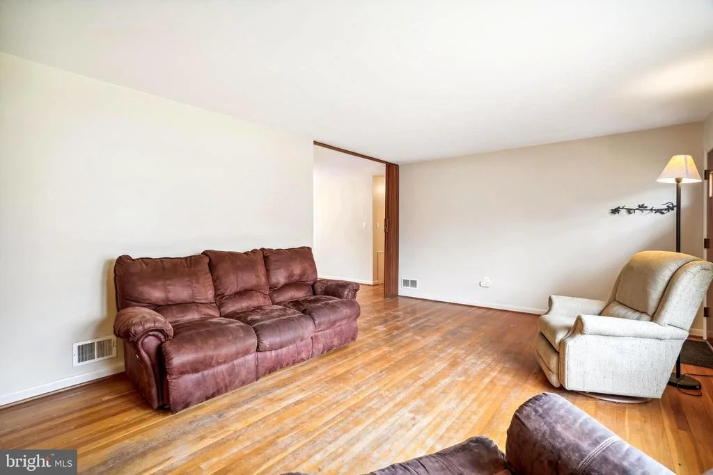 Photo of 5906 PARKWAY DRIVE