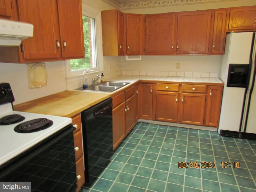 Photo of 126 SHADOW COURT