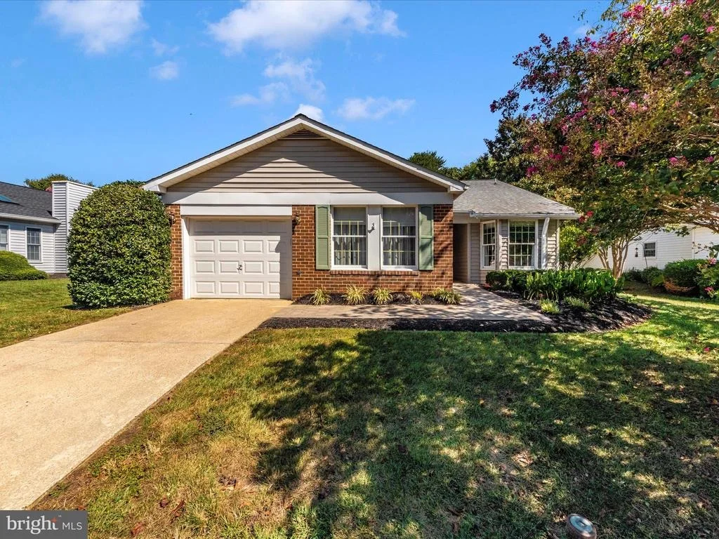 Photo of 814 COXSWAIN WAY
