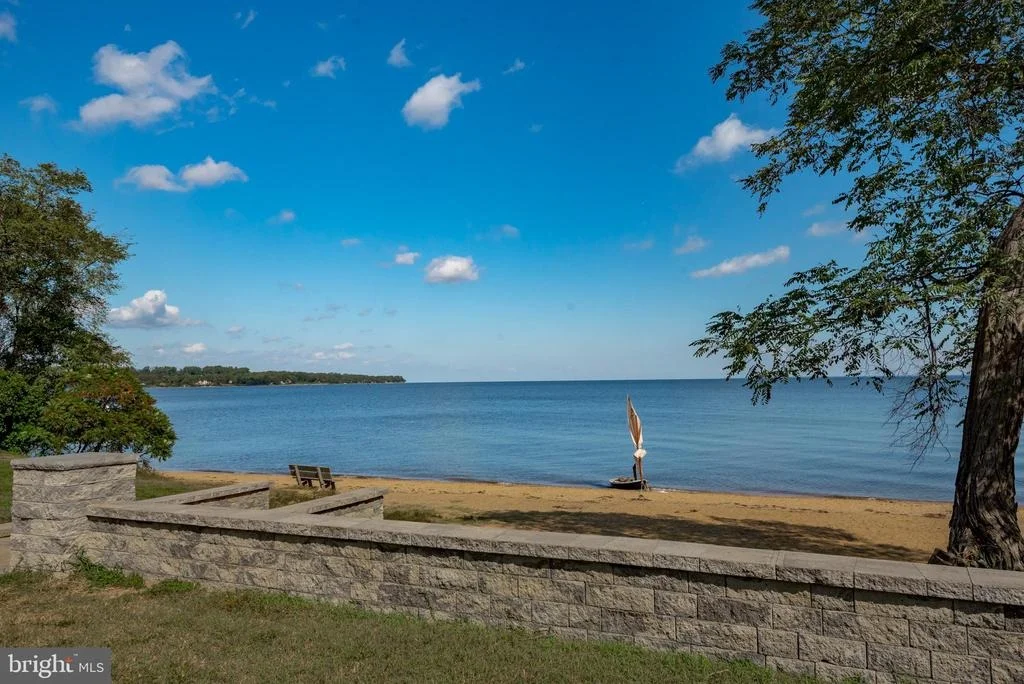 Photo of 970 HIGHPOINT DRIVE