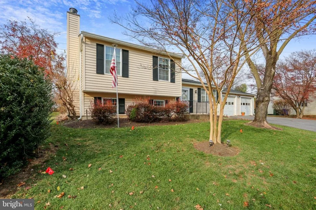 Photo of 9109 ROUNDLEAF WAY
