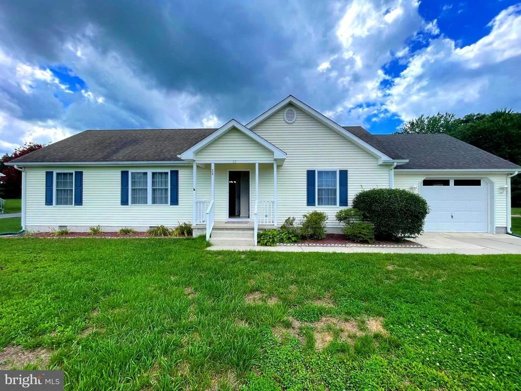 Photo of 28 CIRCLE DRIVE W