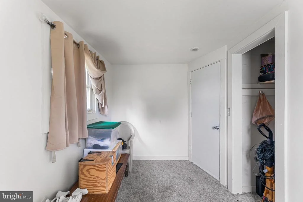 Photo of 21899 LOVERS LANE