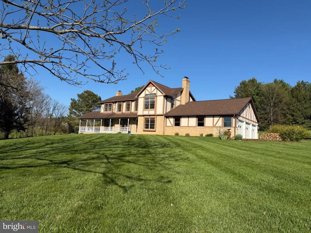 Photo of 8001 MAPLEVILLE ROAD