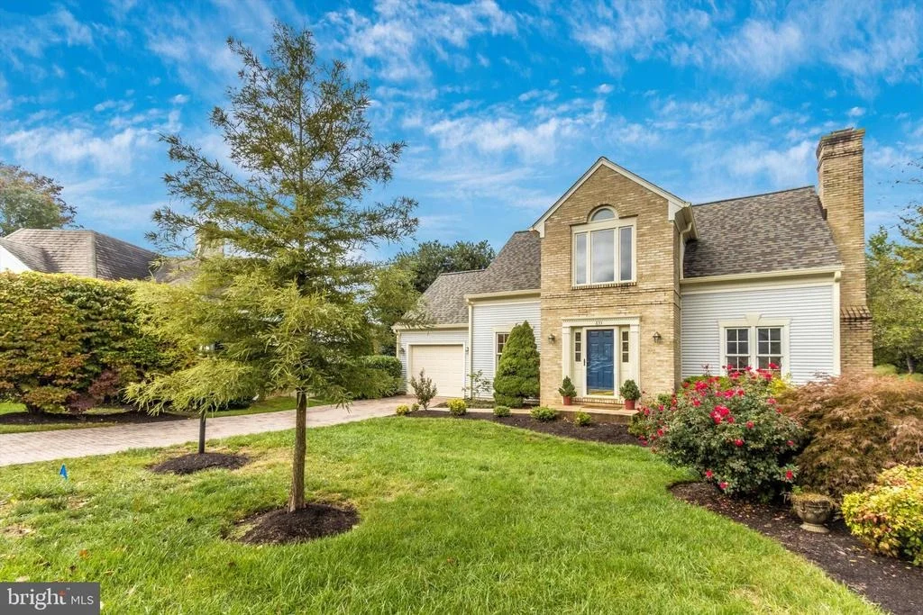 Photo of 833 DUNBROOKE COURT