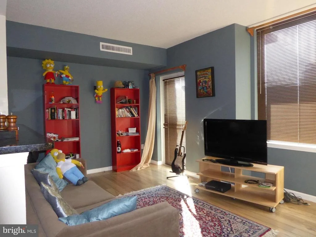 Photo of Unit 704 at 930 WAYNE AVENUE