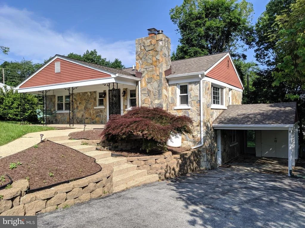 Photo of 708 N WARFIELD DRIVE