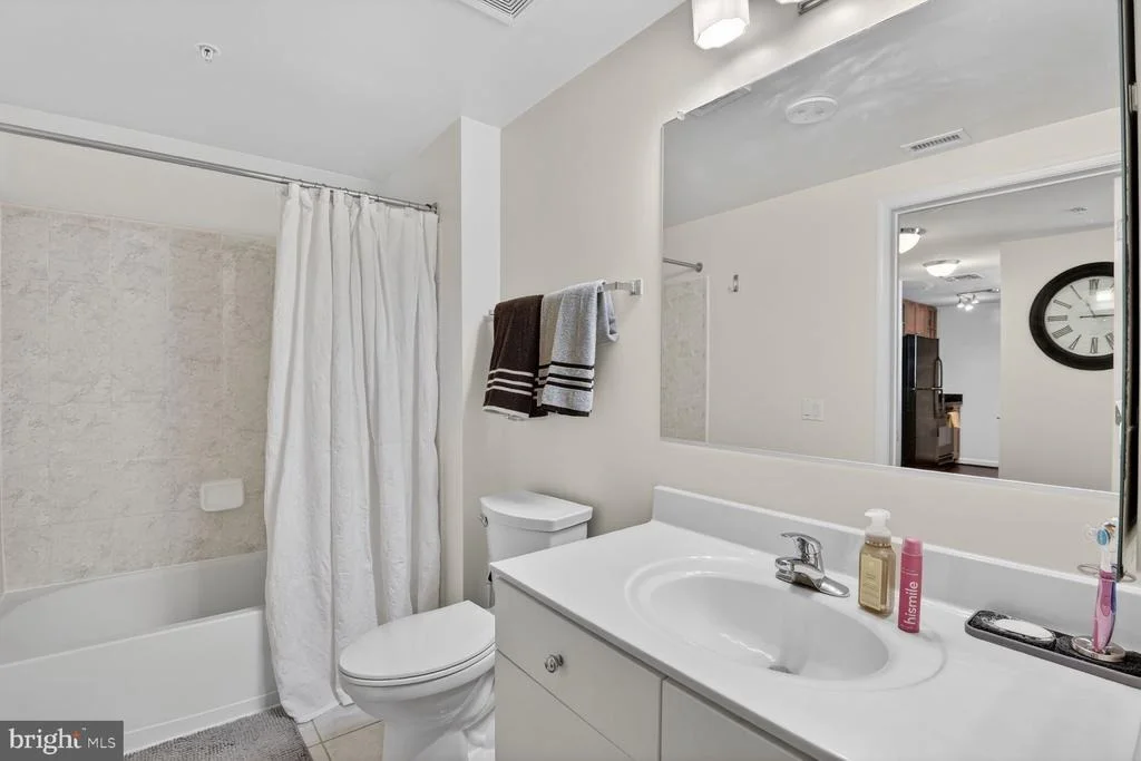 Photo of Unit 907 at 930 WAYNE AVENUE