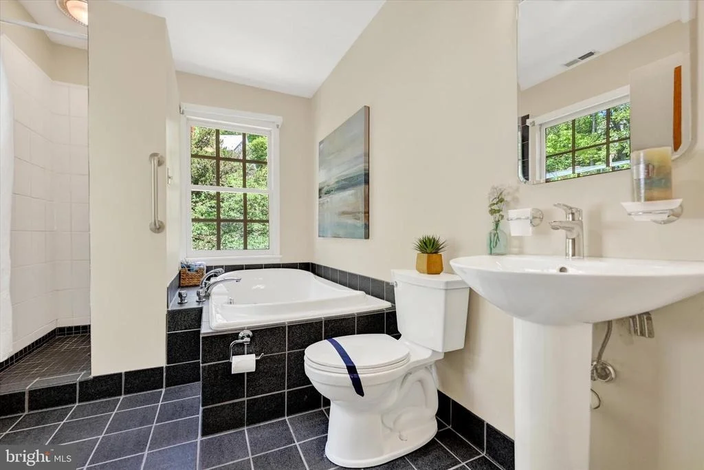 Photo of 511 EDGEVALE ROAD