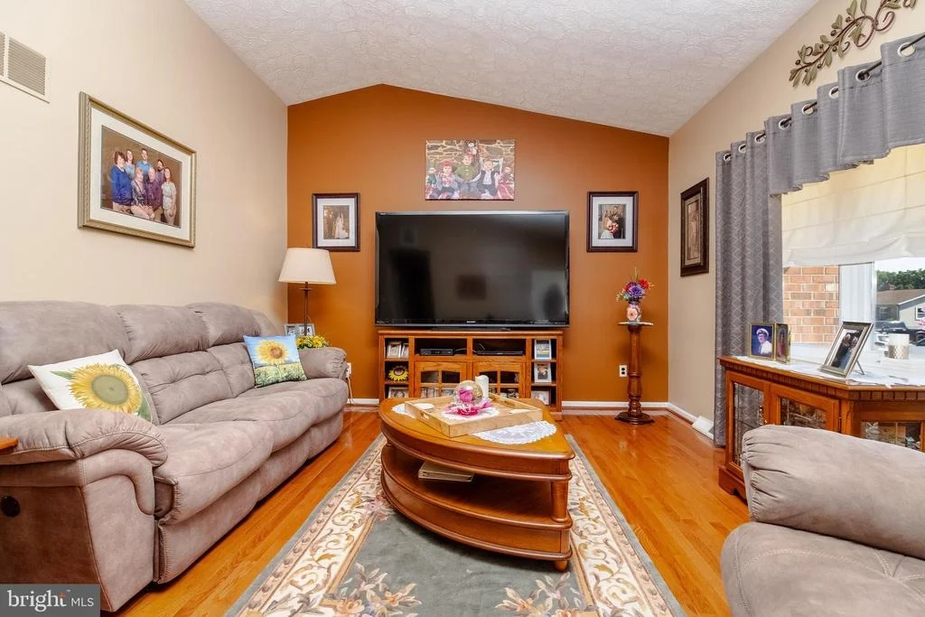 Photo of 417 NOLLMEYER ROAD