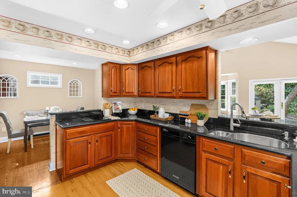 Photo of 668 WHITE SWAN DRIVE