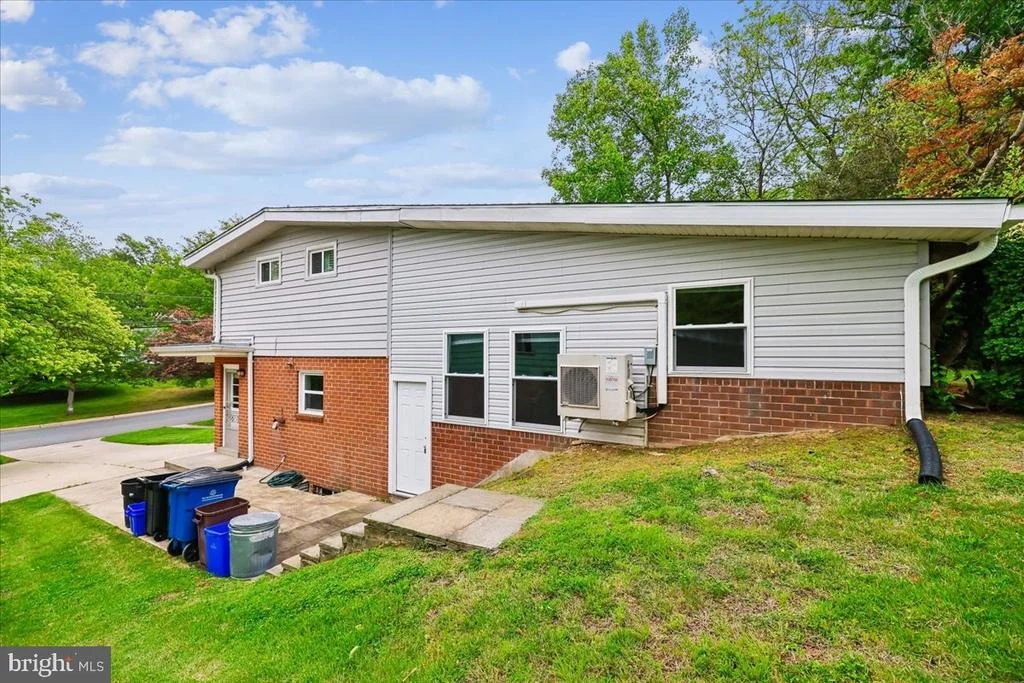 Photo of 11518 CHARLTON DRIVE